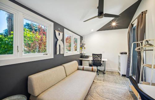 Luxury River Home - Pets Stay Free - Photo 9