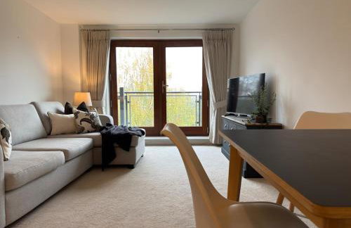2 Bedroom Flat Free Parking Close to Gatwick - Foto 2