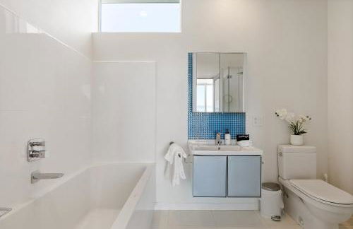 Marbella Lane - Cozy and Eccentric Design Home - Photo 24