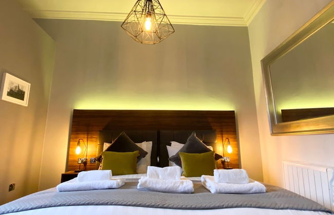 Claremont The Waterhouse - Photo 2