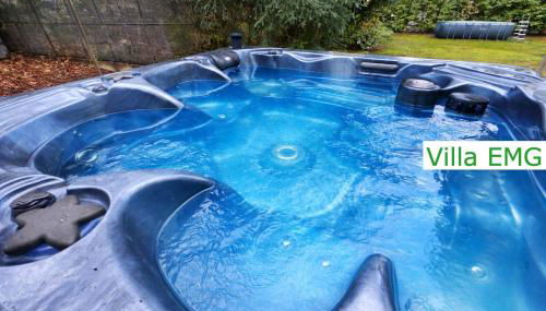 Luxus Ferienhaus Villa EMG Emsdetten nah Münster, Osnabrück, Rheine für Familien Gruppen bis 17 Personen, Pool, Whirlpool, Garten, Kamin, 6SZ - Foto 4