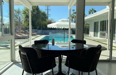 Aerhaus - Mid-Century Oasis - Foto 77