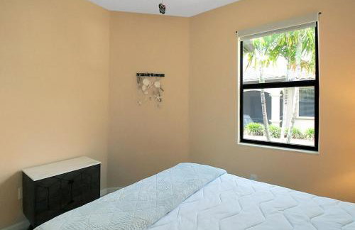 Gorgeous Lakefront Villa in Gran Paradiso - Seabird Villa - Photo 40