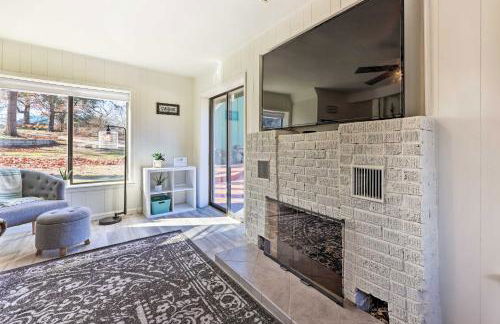 Shared Dock and Seasonal Pool Lakefront Grove Cabin - Foto 6