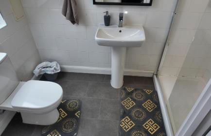 Modern house in City Centre with private parking and gated property - Foto 19