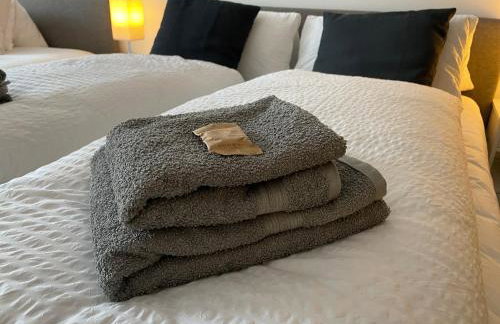 TruRetreats Design Loft für 8 Personen I Riesige Küche I eCharger I 65z SmartTV I 150qm - Foto 24