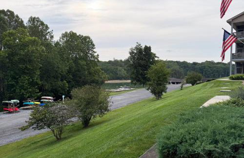 Smith Mtn Lake Fun! Resort-Style Family Retreat - Photo 2
