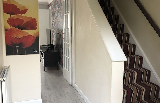 Nice 3-bed House in Farnham Royal Slough - Foto 12