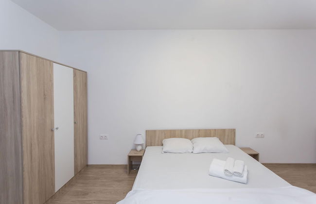 Bright 1bdr Apartment Near Center - Free Parking - Foto 1