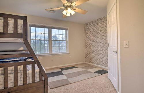 Pool and Furnished Patio Group Getaway in Hershey - Foto 28