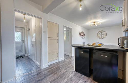 3 Bedroom Blissful Living for Contractors and Families by Coraxe Short Stays - Photo 33