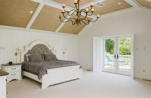 Luxury 7-Bedroom Villa with Pool in Glen Head - Foto 33