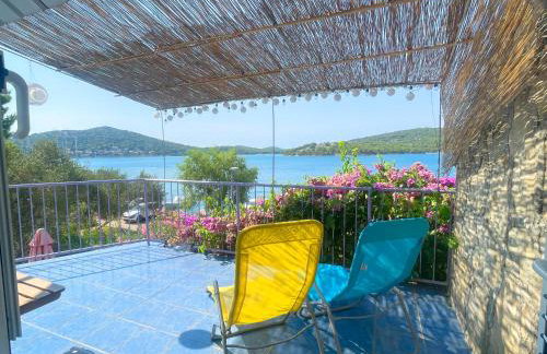 Small house at seafront - Photo 12