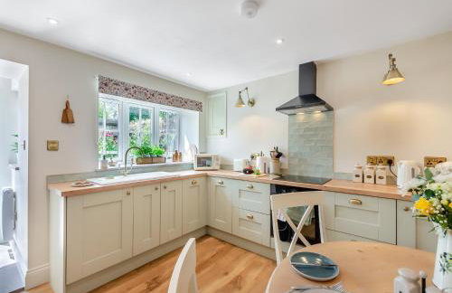 Courtyard Cottage - Photo 6