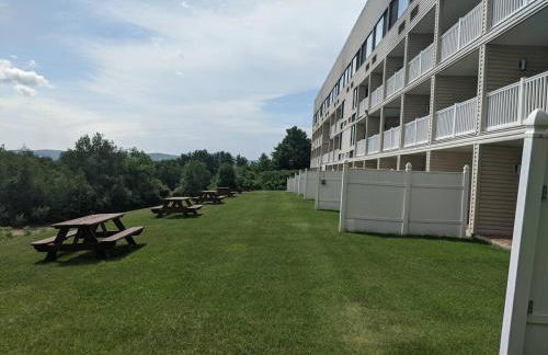 Cedar Lodge Condo with Lake Winnipesaukee Views; close to Weirs Beach!! - Foto 16
