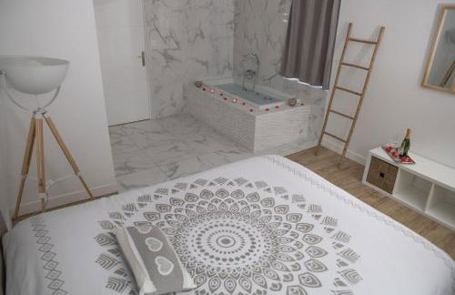 Triplex 110 m2 centre historique avec jacuzzi DINAN - Foto 6