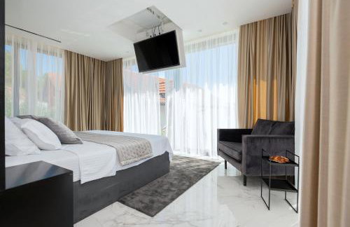 Luxury Lake-View Villa Karmen with Heated Pool, Private Spa & Sunset Terrace - Foto 26