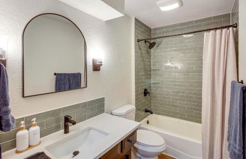 19 Mi to Kansas City Group Retreat with Game Room! - Foto 17