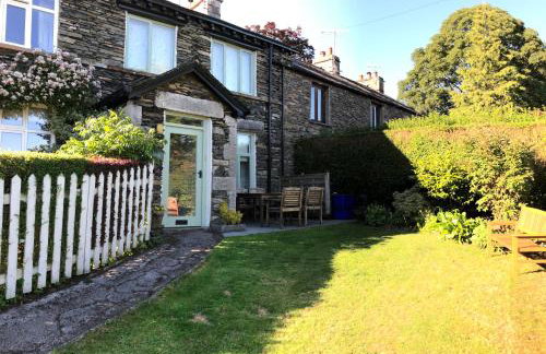 Ashdene Cottage with secure 'sun trap' garden - Foto 1