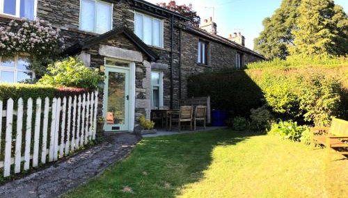 Ashdene Cottage with secure 'sun trap' garden - Foto 1, Garden, Garden view