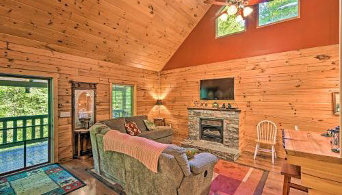 Rustic Andrews Cabin Rental with Deck and Fire Pit! - Foto 5