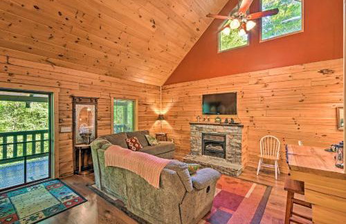 Rustic Andrews Cabin Rental with Deck and Fire Pit! - Foto 5