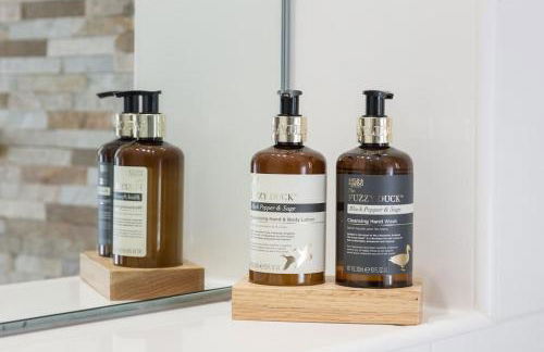 NEW BARN CONVERSION WITH PRIVATE HOT TUB - Foto 2