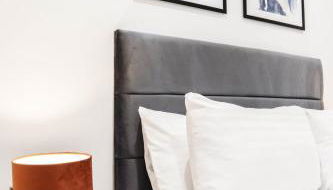 The Rye Retreat - 1BR Modern Design with Smart TV & Secure Underground Parking in Central High Wycombe HP13, Sleeps 3 - Foto 5