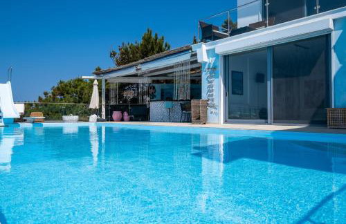 Icarus Luxury Beachfront Villa - Foto 4