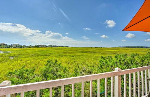 St Helena Island Retreat with Deck Walk to Beach - Foto 23
