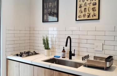 Casa Cuba in Little Havana, Brickell, Calle 8 and 10 minutes to the Beach FREE PARKING - Foto 11