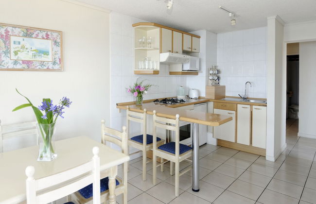 MR Mar Suites - Photo 16