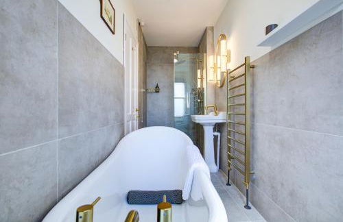 Stunning Cottage in the Heart of Old Leigh - Pass the Keys - Foto 2