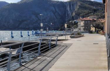 Onda del lago Mountain Lake Iseo Hospitality - Foto 28