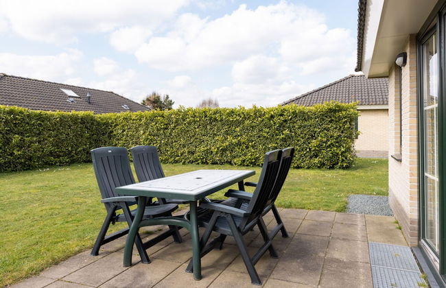 Bungalow in Veluwe With Sauna & Nature Views - Photo 10