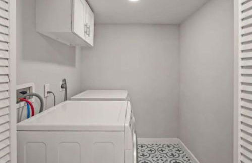 The Lambo Beach Cozy Retreat 2BR 2BA, Near UTMB & Cruise Port - Foto 24