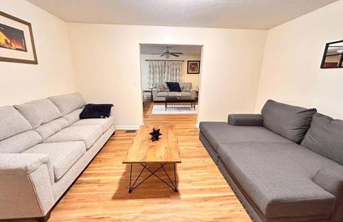 Modern 5 Bedroom Pocono house - Jacuzzi - Gameroom - Near Lake - Golf Couse - Foto 8