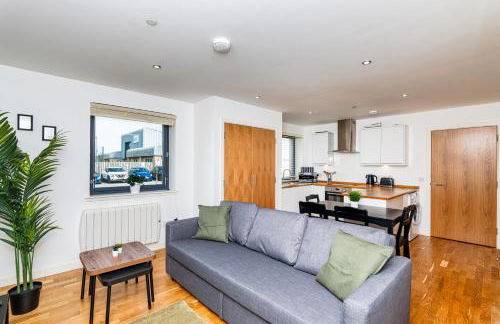 2Bed Ground Floor-Free Parking - Photo 11