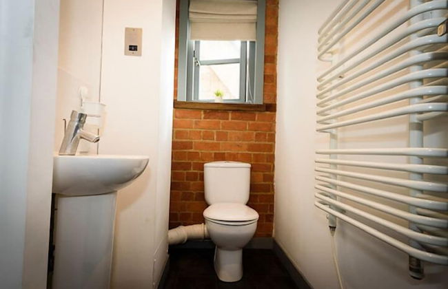 Karah Suites - Gloucester Docks - Photo 21