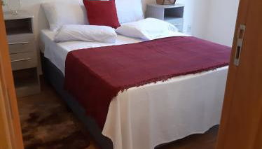 Jeito Mineiro, privacidade para família e grupos -2 quartos- melhor custo-benefício, garagem, sala com cozinha integrada, aconchegante, ambiente moderno e funcional, wi-fi veloz gratuito, próximo ao Parque das Águas-Calçadão e tudo que a cidade oferece - Foto 2