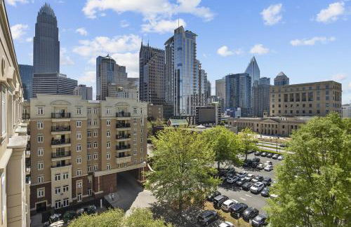 Midnight Marvel - Amazing City Views, Free Parking - Foto 46