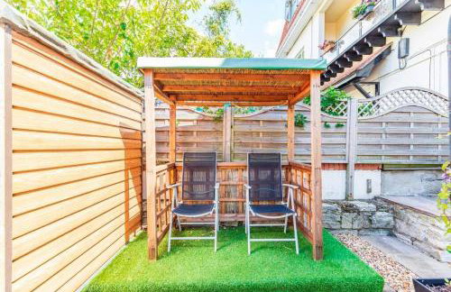 PRINCES COURT by BOURNECOAST- Holiday Apartment with Patio Garden, Parking and WIFI - FM8455 - Foto 24