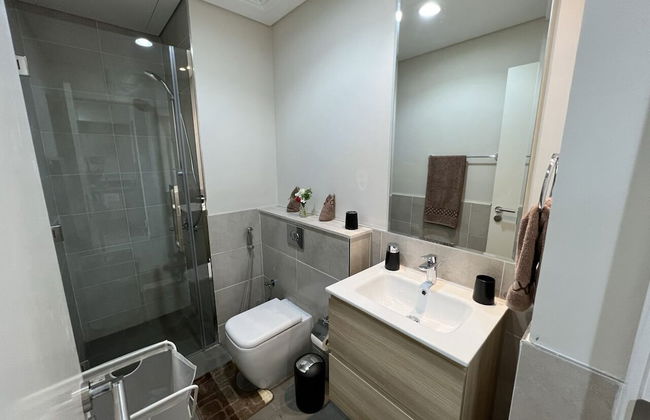 Master piece - Lush Green Oasis With Balcony With Stunning Views - Photo 10