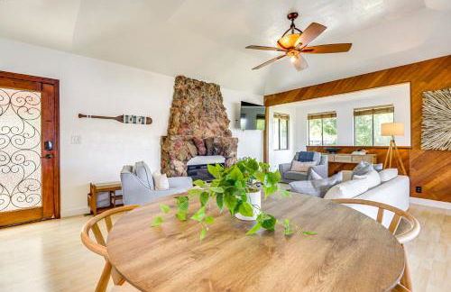 Private Hot Tub with Water Views Lower Lake Getaway - Foto 7