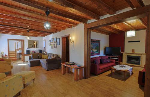 VILLA PEPONI Spacious Traditional Villa with Garden - BBQ & Private Parking - Photo 43