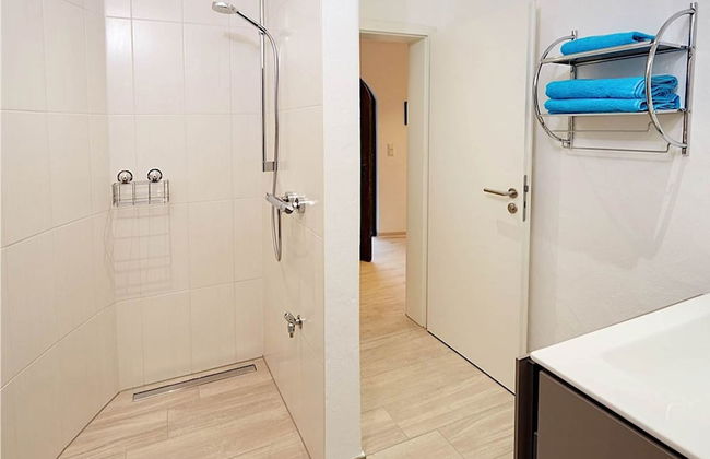 Strotzbusch Forest Hideaway - Photo 9