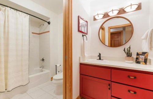 Basecamp Stays: Upscale Getaway Shuttle Hot Tubs - Foto 36