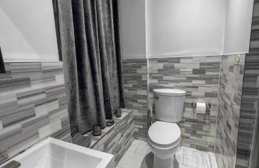Superb 4-bedroom apartment 1 block from Central Park in vibrant New York City - Photo 14