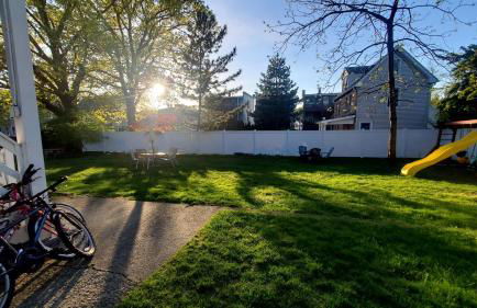 Sunny & Spacious 2BD 1BA WFH Apt-Huge Yard & Patio - Foto 30