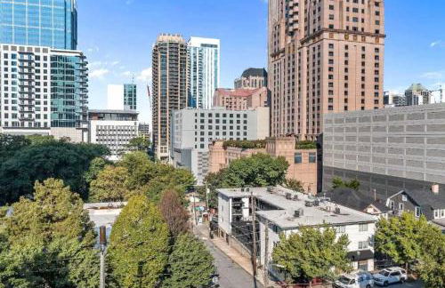 Contemporary Midtown Retreat Walk Score 93 - Foto 52